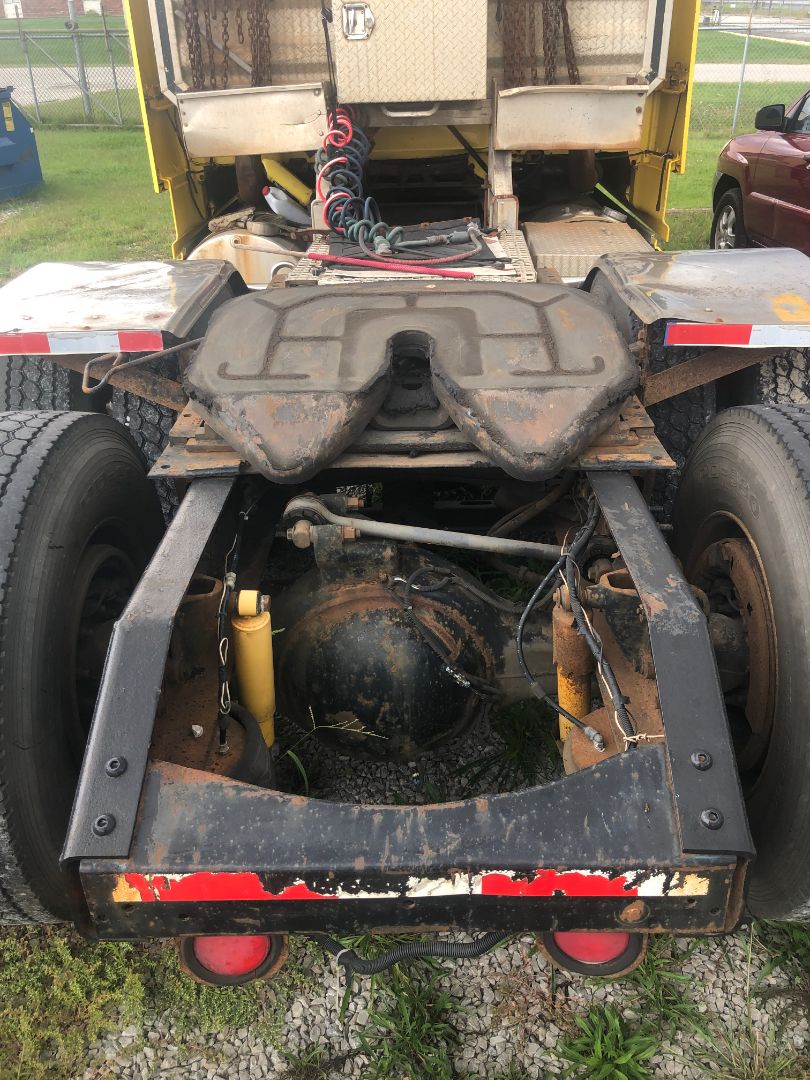 1999 VOLVO VNL64T770 - Image 29